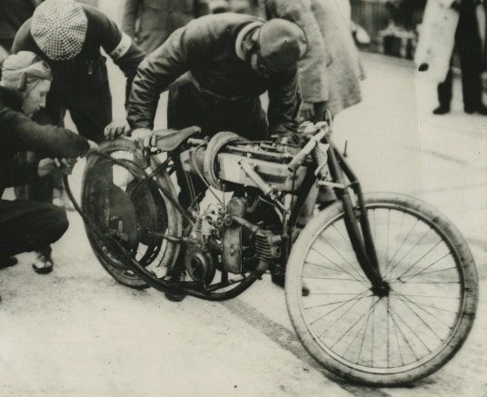 033 SLBaileyDouglasBrooklands19120914